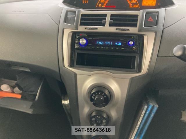 Toyota VITZ 2009-10 8782526-24