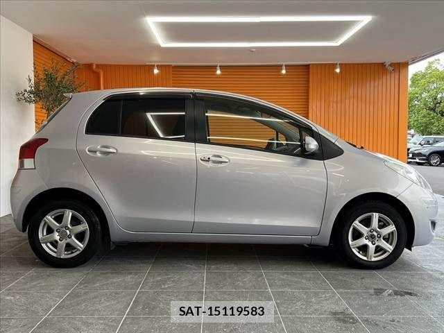 Toyota VITZ 2010-07 8797859-11