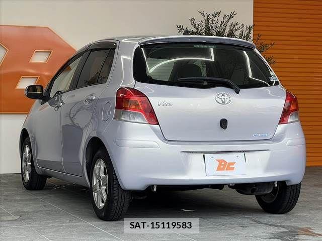 Toyota VITZ 2010-07 8797859-12