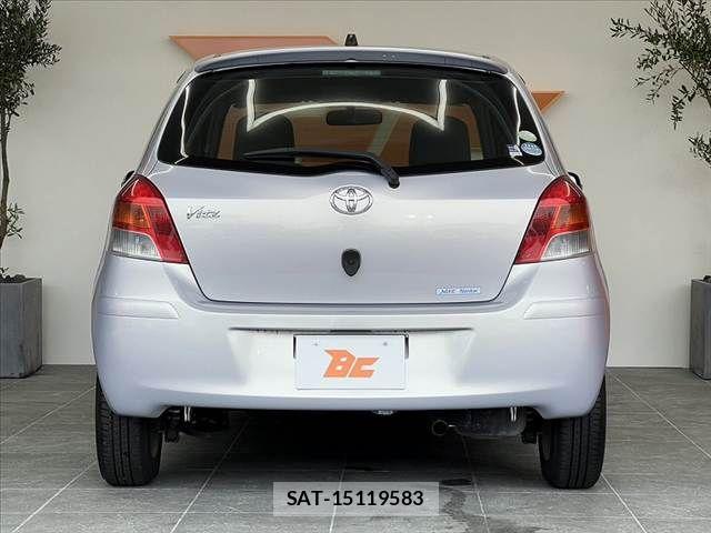 Toyota VITZ 2010-07 8797859-13
