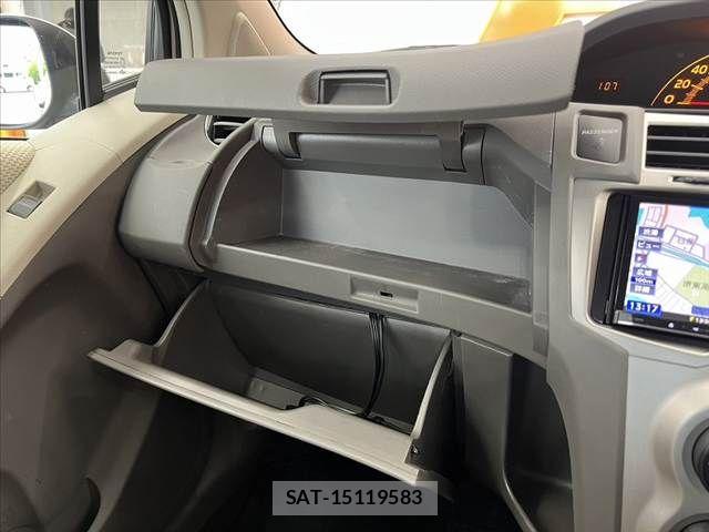 Toyota VITZ 2010-07 8797859-21