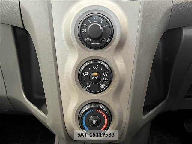 Toyota VITZ 2010-07 8797859-23
