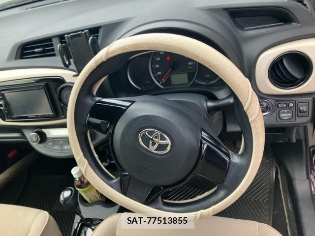 Toyota VITZ 2013-09 8832351-18