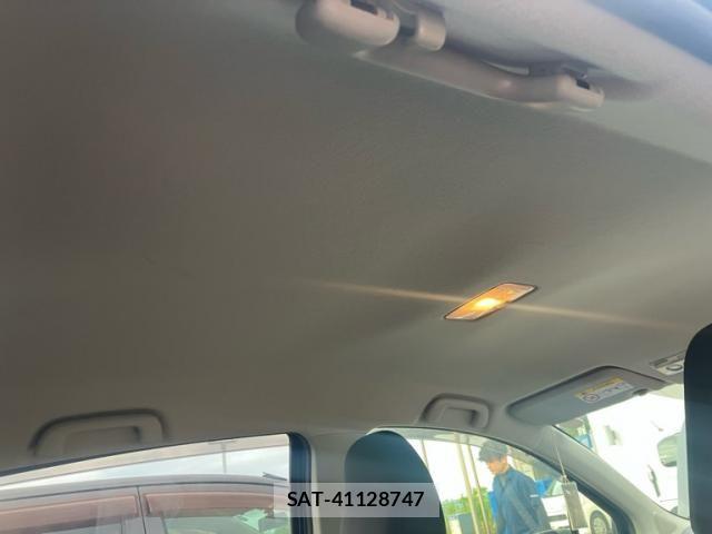 Toyota VITZ 2016-09 8832337-18