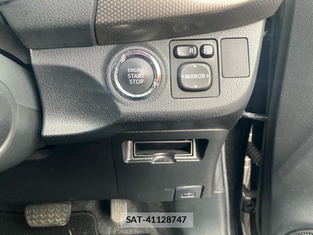Toyota VITZ 2016-09 8832337-21