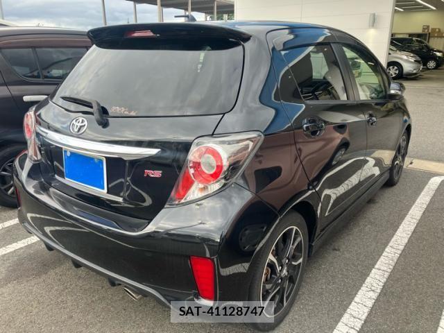 Toyota VITZ 2016-09 8832337-5