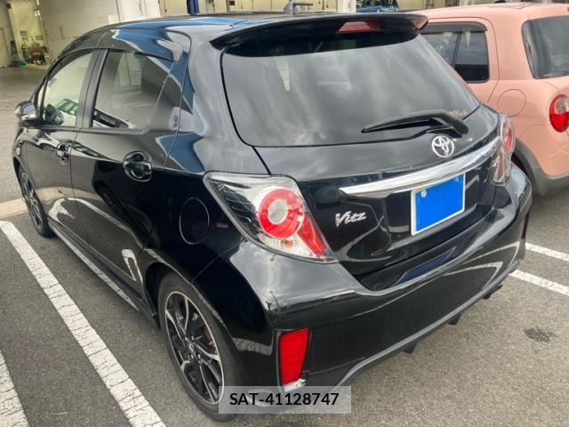 Toyota VITZ 2016-09 8832337-6