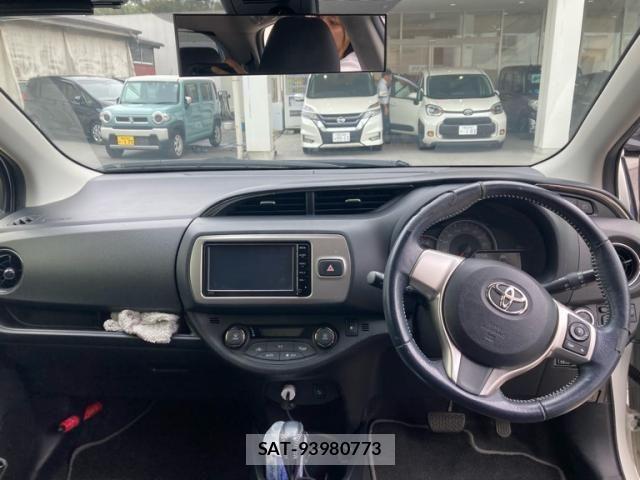 Toyota VITZ 2015-10 8832342-9