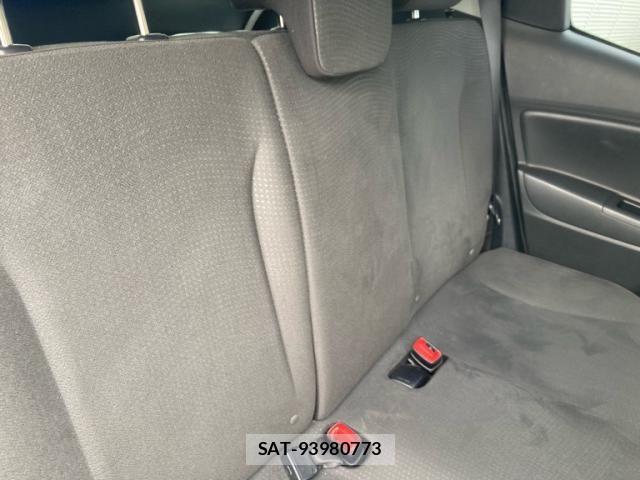 Toyota VITZ 2015-10 8832342-11