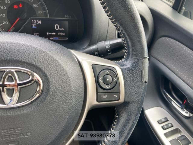 Toyota VITZ 2015-10 8832342-16