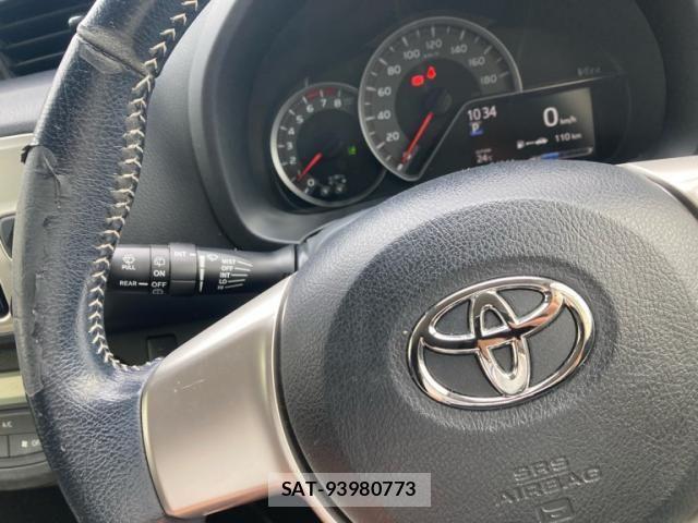 Toyota VITZ 2015-10 8832342-17