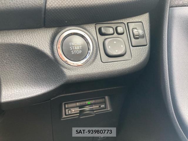 Toyota VITZ 2015-10 8832342-18