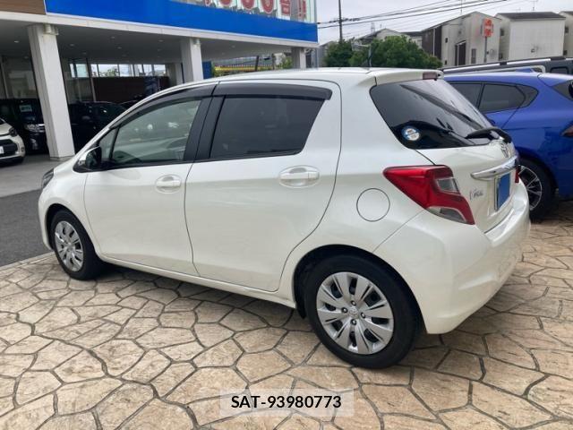 Toyota VITZ 2015-10 8832342-2