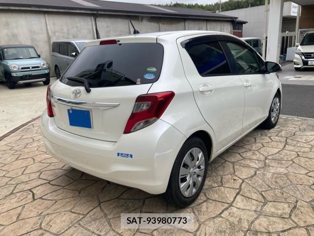 Toyota VITZ 2015-10 8832342-3