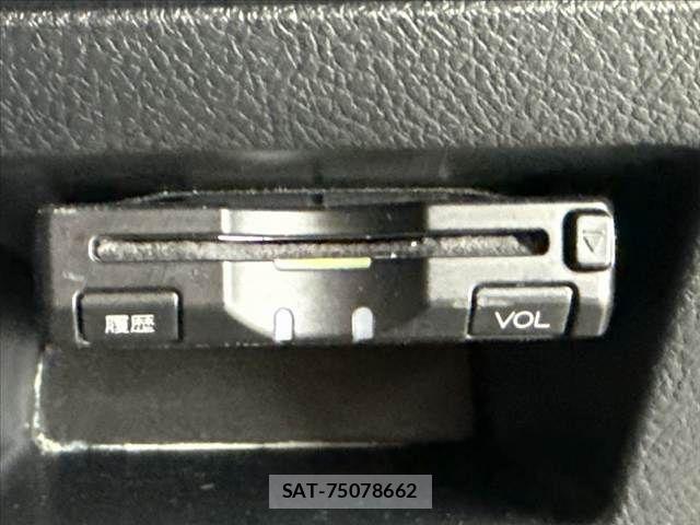 Toyota VITZ 2012-06 8832343-5