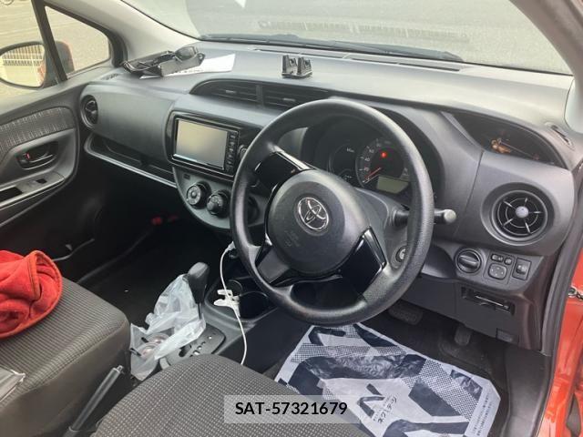 Toyota VITZ 2017-12 8832341-9
