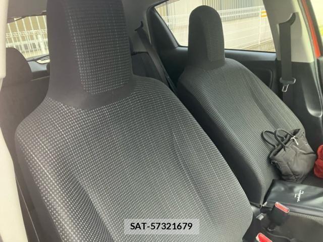 Toyota VITZ 2017-12 8832341-13