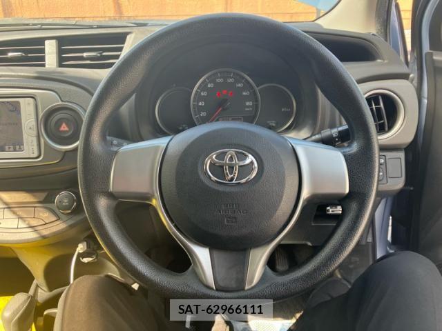 Toyota VITZ 2014-03 8832350-17