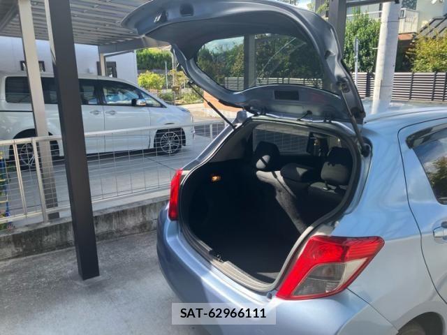 Toyota VITZ 2014-03 8832350-7