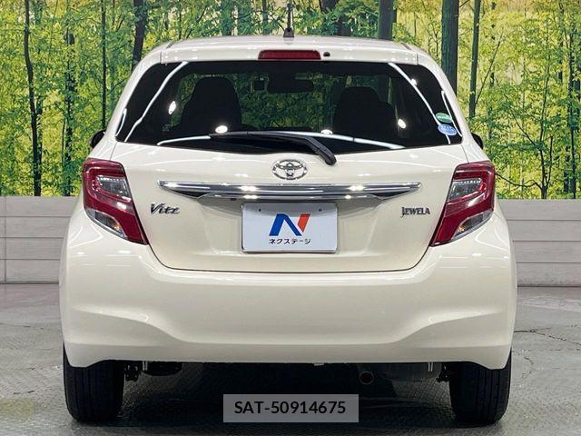 Toyota VITZ 2015-10 8832338-14