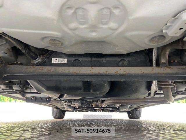 Toyota VITZ 2015-10 8832338-18