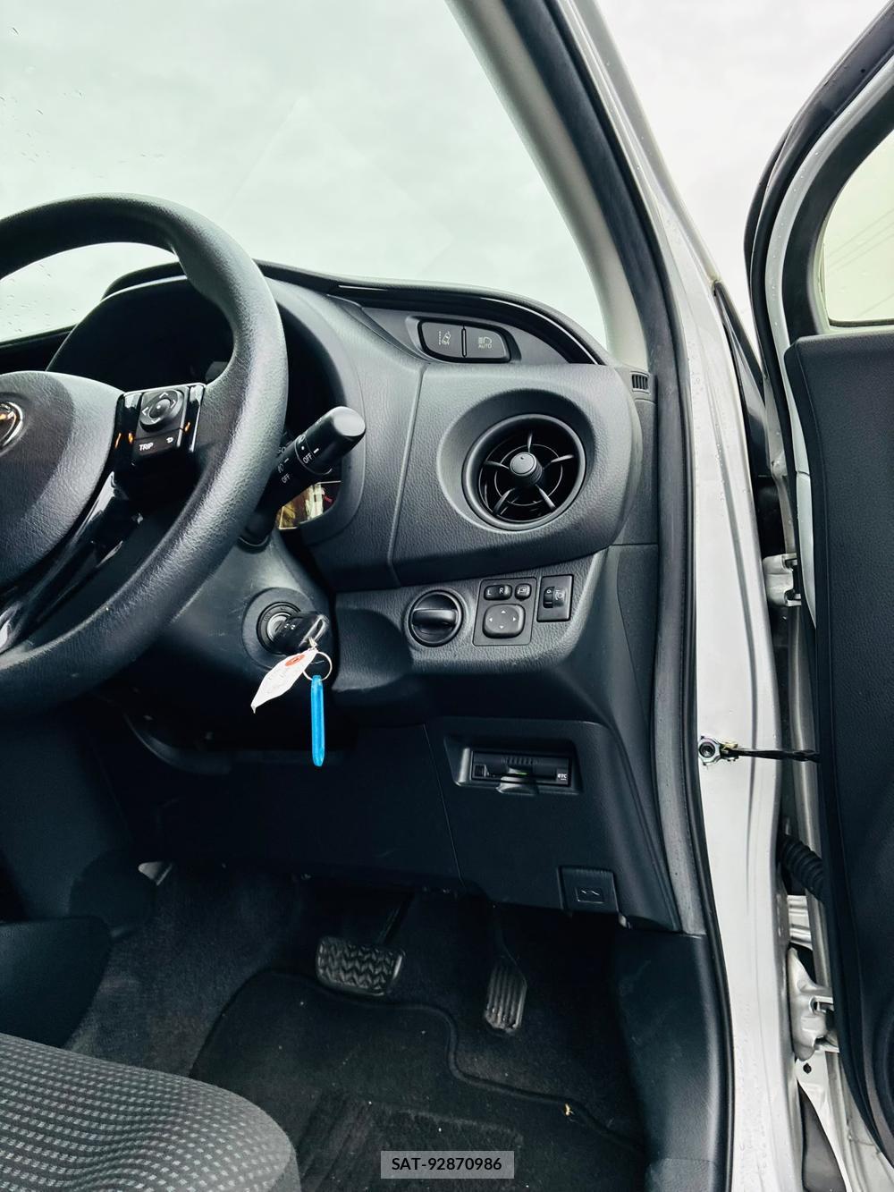 Toyota VITZ 2019-08 8656628-16