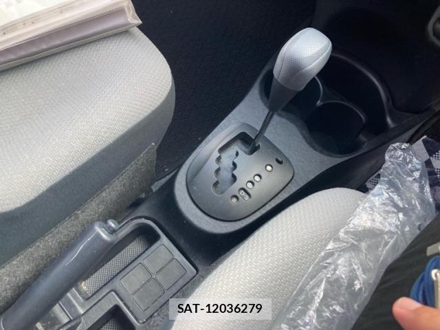 Toyota VITZ 2011-11 8850997-14