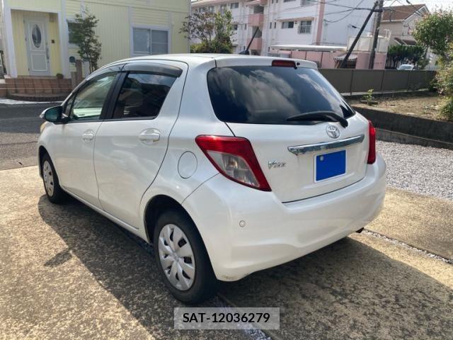 Toyota VITZ 2011-11 8850997-3