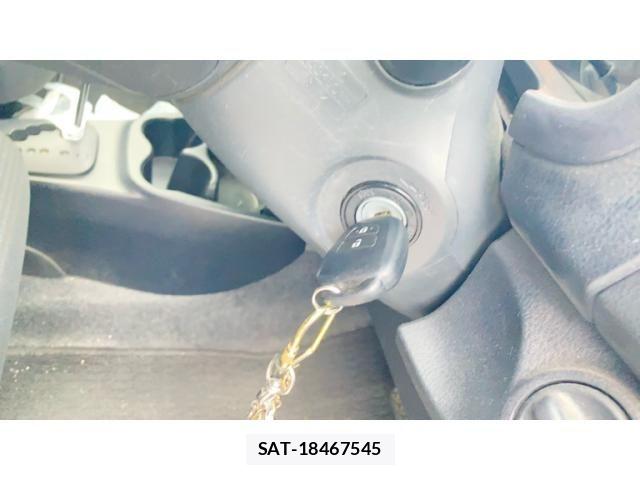 Toyota VITZ 2017-02 8850998-12