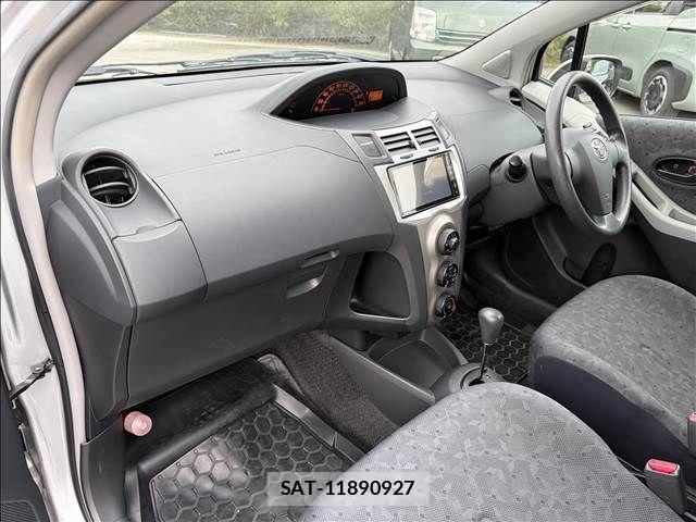 Toyota VITZ 2010-02 8850999-13