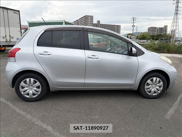 Toyota VITZ 2010-02 8850999-3