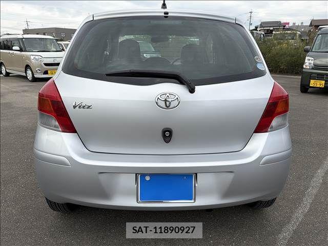 Toyota VITZ 2010-02 8850999-5