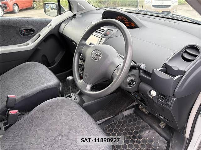 Toyota VITZ 2010-02 8850999-8