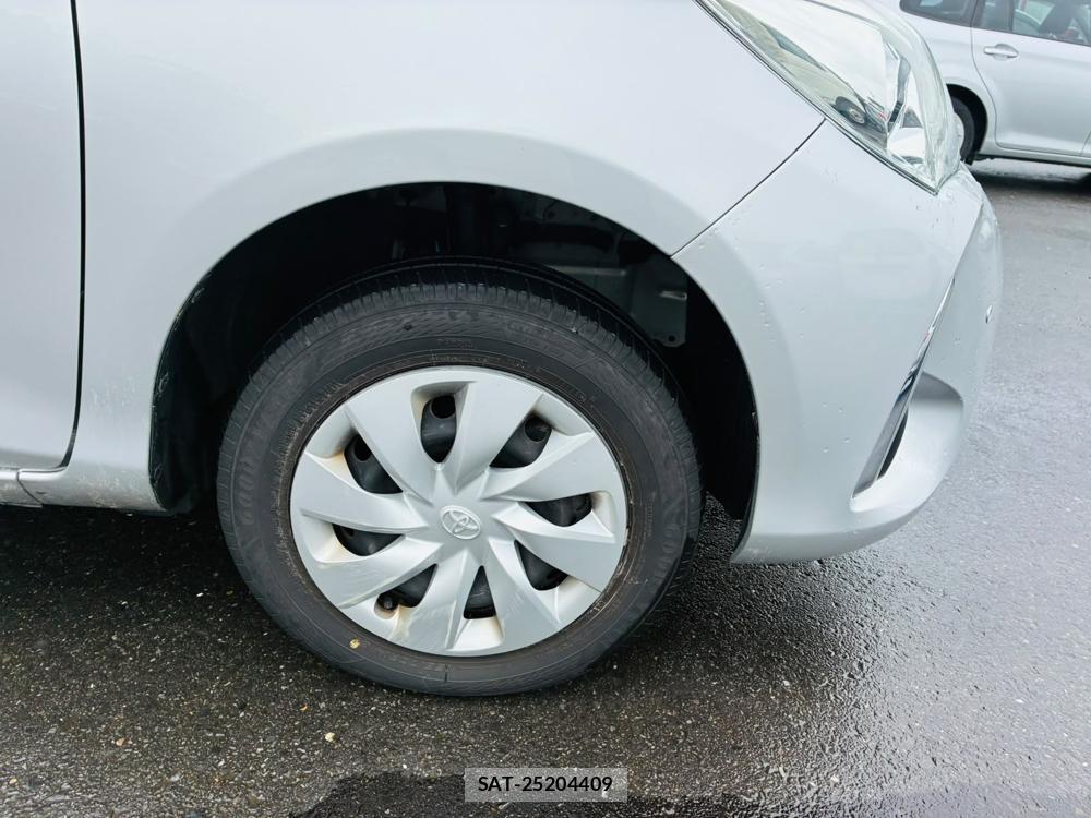 Toyota VITZ 2019-08 8656627-27