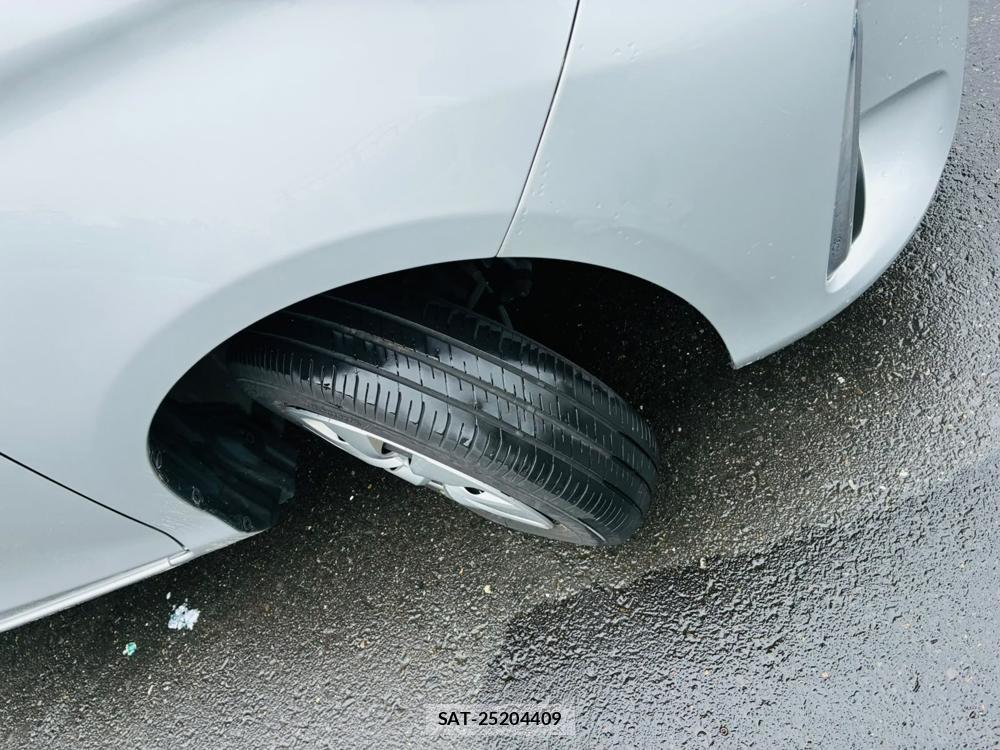 Toyota VITZ 2019-08 8656627-30