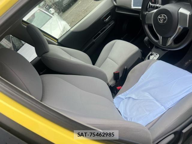 Toyota VITZ 2012-03 8872355-11