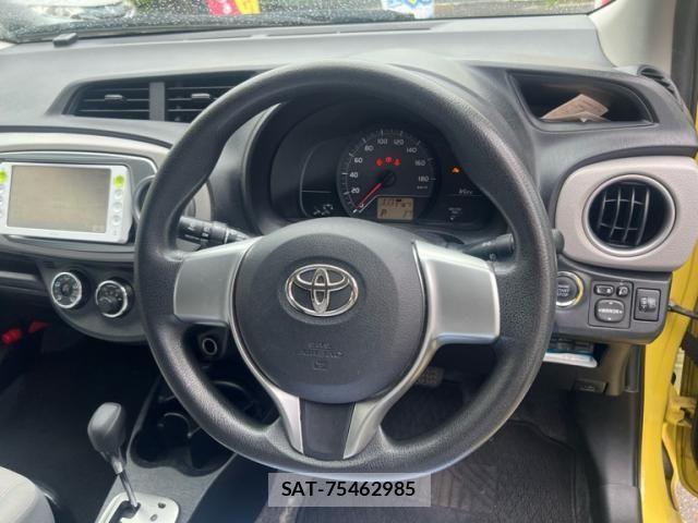 Toyota VITZ 2012-03 8872355-12