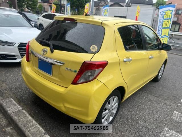 Toyota VITZ 2012-03 8872355-2