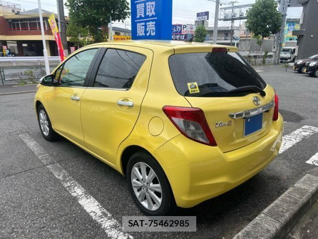 Toyota VITZ 2012-03 8872355-3