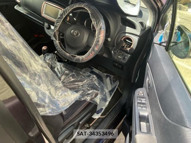 Toyota VITZ 2013-10 8872354-15
