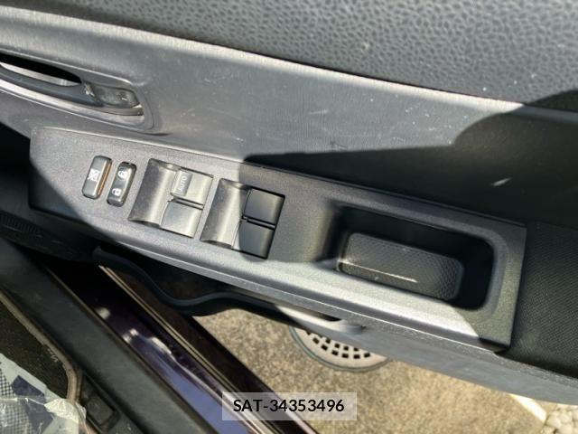 Toyota VITZ 2013-10 8872354-17