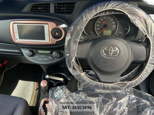 Toyota VITZ 2013-10 8872354-19