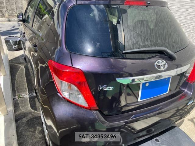 Toyota VITZ 2013-10 8872354-4