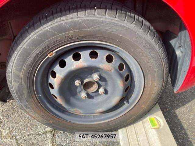 Toyota VITZ 2011-10 8882831-6