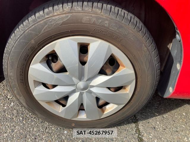 Toyota VITZ 2011-10 8882831-7
