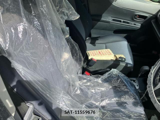 Toyota VITZ 2012-07 8882822-11