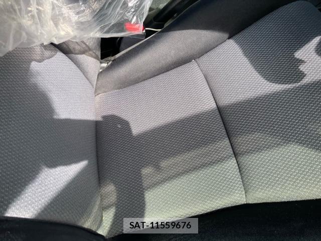 Toyota VITZ 2012-07 8882822-12