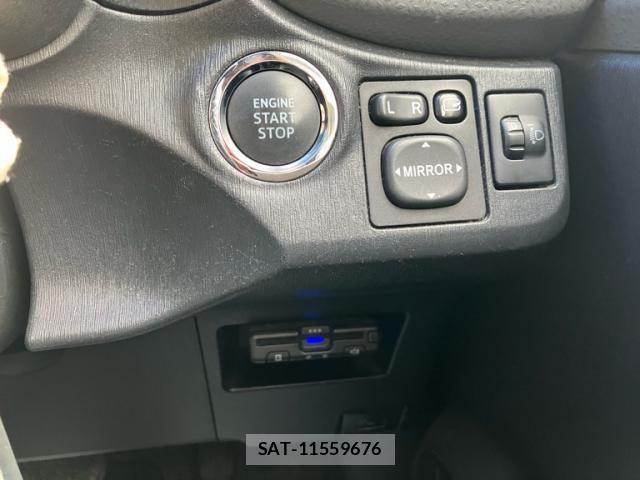 Toyota VITZ 2012-07 8882822-15