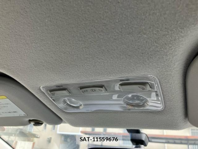 Toyota VITZ 2012-07 8882822-23