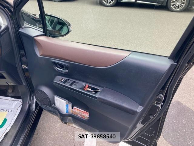 Toyota VITZ 2011-11 8882824-15
